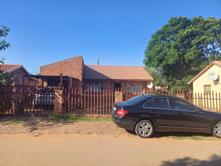 3 Bedroom Property for Sale in Mmabatho North West